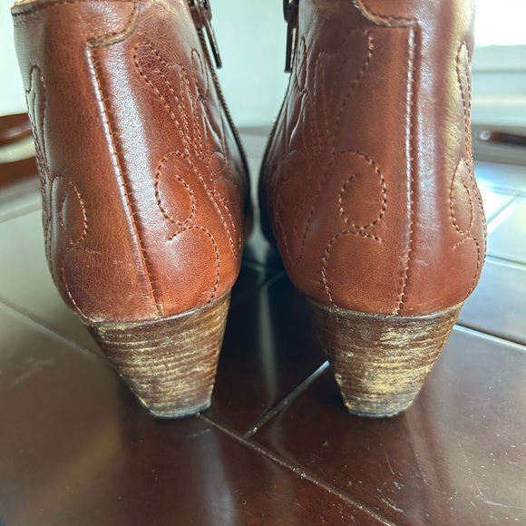WOMENS SIZE 39 PIKOLINOS BROWN CUERO TOOLED ZIPPERED BOOTIES - Picture 4 of 10